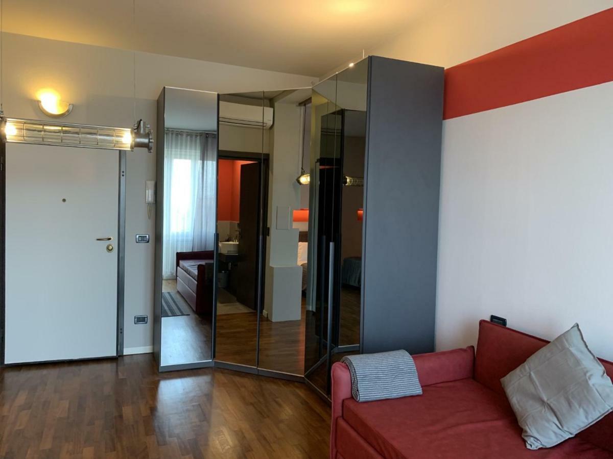 Carlotta Station Suite Болонья Екстер'єр фото