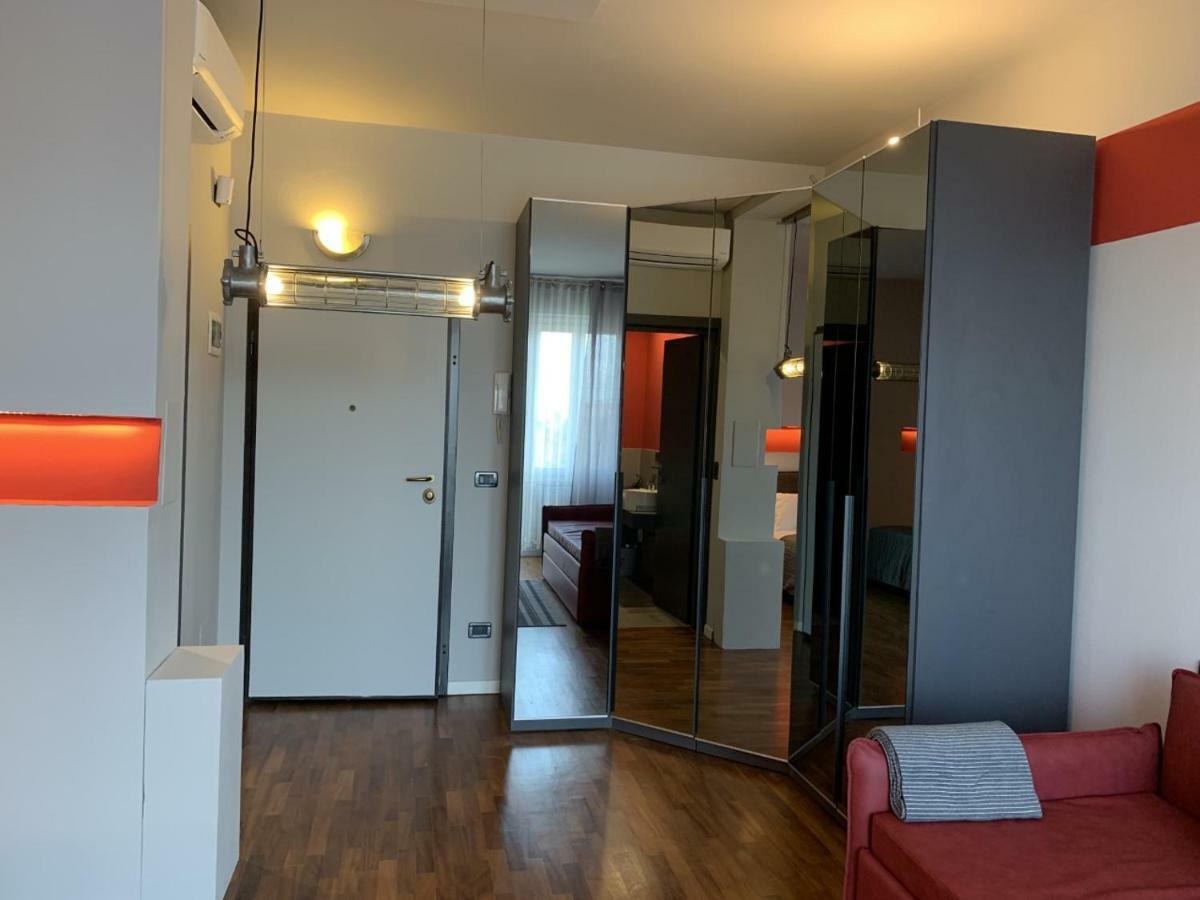 Carlotta Station Suite Болонья Екстер'єр фото