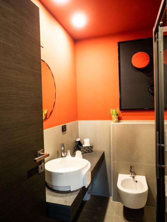 Carlotta Station Suite Болонья Екстер'єр фото