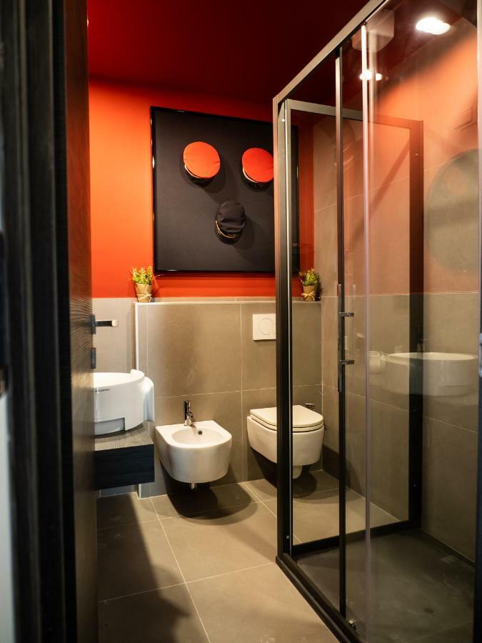 Carlotta Station Suite Болонья Екстер'єр фото