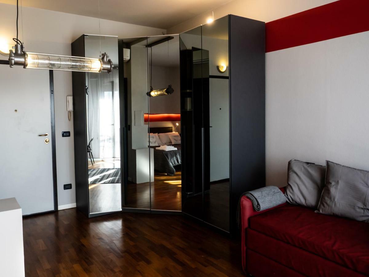 Carlotta Station Suite Болонья Екстер'єр фото