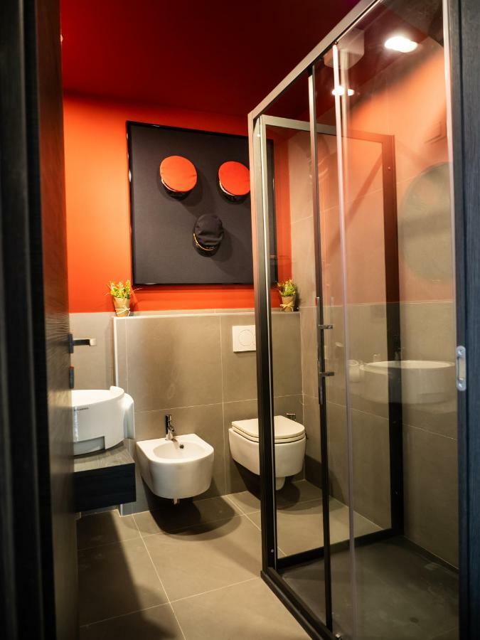 Carlotta Station Suite Болонья Екстер'єр фото